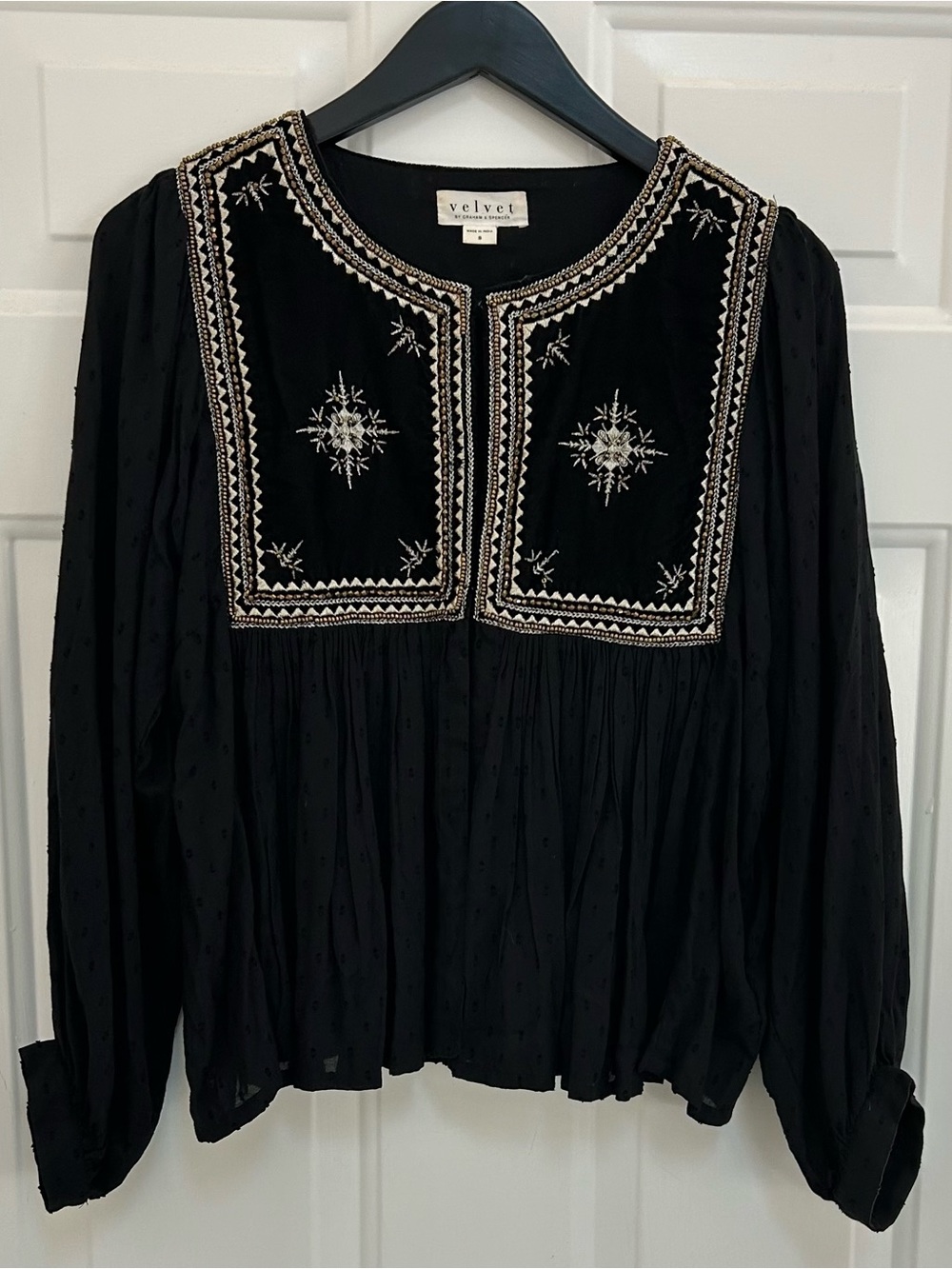 Velvet by Graham & Spencer Embroidered Blouse in Black & Gold Size Small